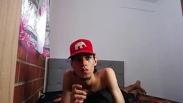 Snapshot of Alejandro_bigdick_x chatting on February 1, 4:00 pm Alejandro bigdick x online show from February 1, 4:00 pm