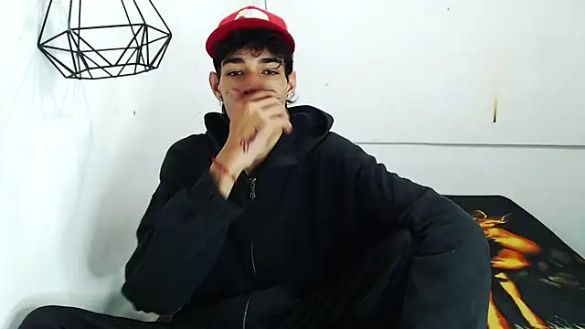 Snapshot of Alejandro_bigdick_x chatting on January 22, 5:48 am Alejandro bigdick x online show from January 22, 5:48 am