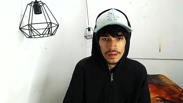 Snapshot of Alejandro_bigdick_x chatting on January 18, 7:04 am Alejandro bigdick x online show from January 18, 7:04 am