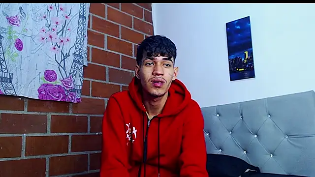 Snapshot of Alejandro_bigdick_x chatting on March 20, 10:54 am Alejandro bigdick x online show from March 20, 10:54 am