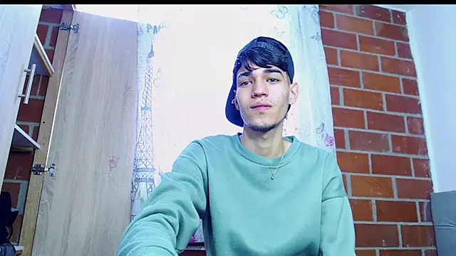 Snapshot of Alejandro_bigdick_x chatting on March 7, 9:38 pm Alejandro bigdick x online show from March 7, 9:38 pm