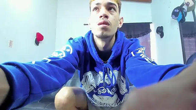 Snapshot of Alejandro_bigdick_x chatting on October 7, 9:08 pm Alejandro bigdick x online show from October 7, 9:08 pm