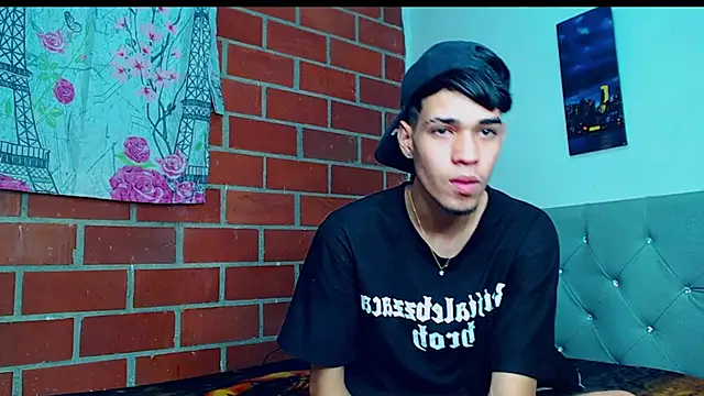 Snapshot of Alejandro_bigdick_x chatting on March 9, 12:31 am Alejandro bigdick x online show from March 9, 12:31 am