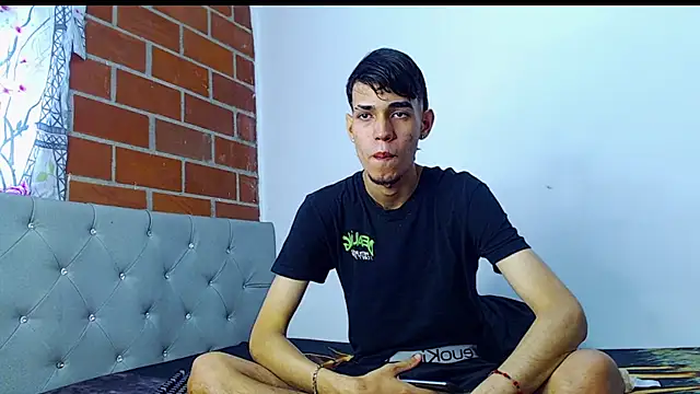 Snapshot of Alejandro_bigdick_x chatting on February 28, 12:42 pm Alejandro bigdick x online show from February 28, 12:42 pm