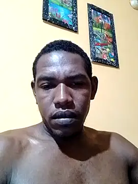 Snapshot of Elnegro28 chatting on February 13, 12:43 pm Elnegro28 online show from February 13, 12:43 pm