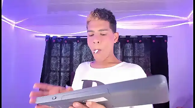 Ethan Boyy online show from January 13, 3:15 pm