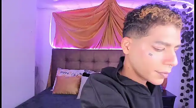 Ethan Boyy online show from March 8, 10:45 pm