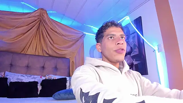 Ethan Boyy online show from September 22, 11:15 pm