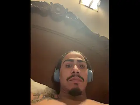 jamesx14877 online show from November 10, 5:45 am