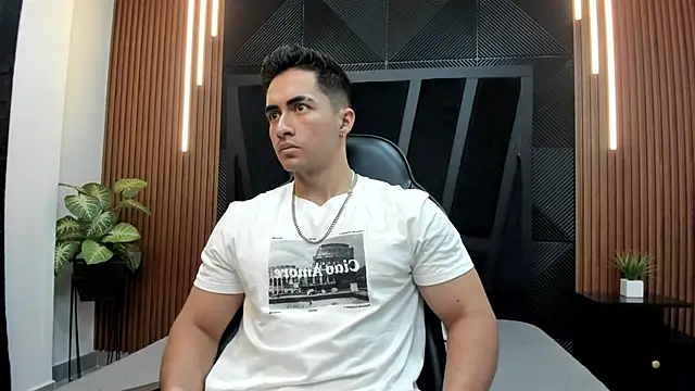 Snapshot of Brad_Summer chatting on February 11, 5:50 pm Brad Summer online show from February 11, 5:50 pm
