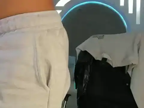 Snapshot of tattokoi chatting on February 23, 8:44 am tattokoi online show from February 23, 8:44 am