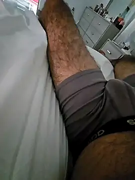 Snapshot of j0nathan00 chatting on February 25, 4:00 pm j0nathan00 online show from February 25, 4:00 pm