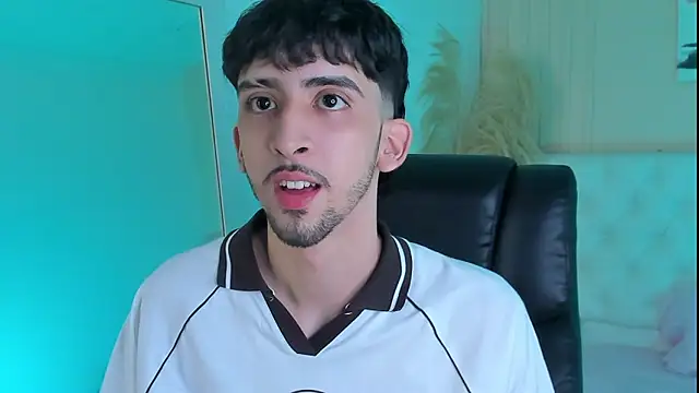 Alezzandro  online show from September 18, 8:44 pm