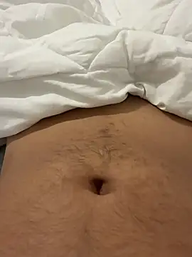 Snapshot of damien020 chatting on February 11, 7:27 pm damien020 online show from February 11, 7:27 pm