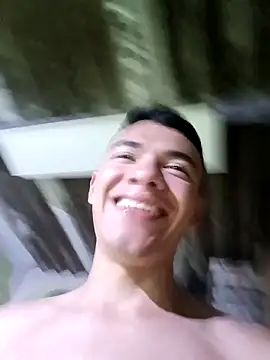 Snapshot of andresiito203 chatting on March 3, 5:29 am andresiito203 online show from March 3, 5:29 am