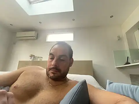 justeqqun online show from November 10, 10:42 am