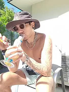 TAIZWRLD online show from November 13, 9:30 pm