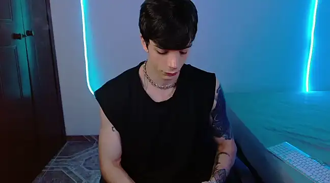 H3ll B0I online show from February 25, 1:30 am