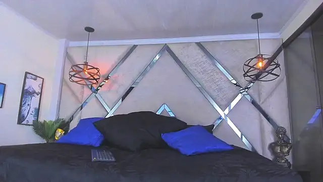 Snapshot of Thomas_May4rs chatting on February 19, 4:23 am Thomas May4rs online show from February 19, 4:23 am