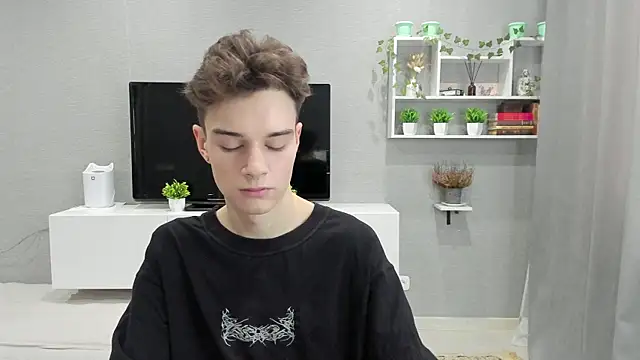 avegothy- online show from February 14, 12:36 pm