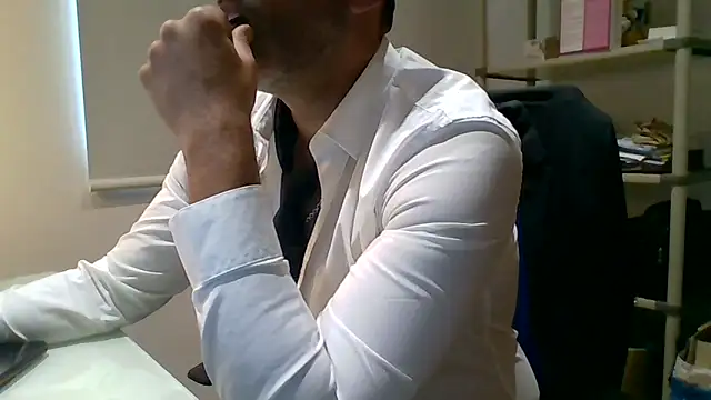 66MA69 online show from April 5, 6:15 pm