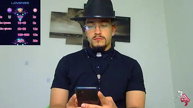 Keiviid online show from October 31, 2:09 pm