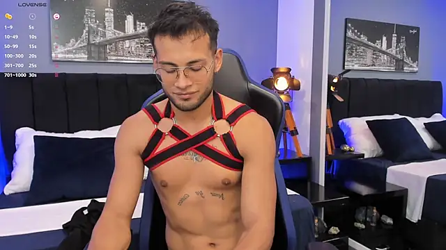 Max Conor1 online show from December 20, 4:08 am