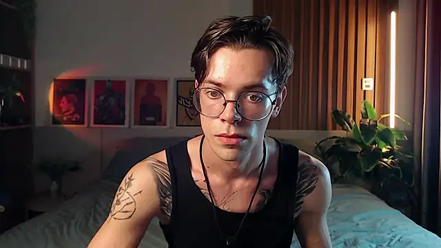 William Henry  online show from April 8, 12:25 pm