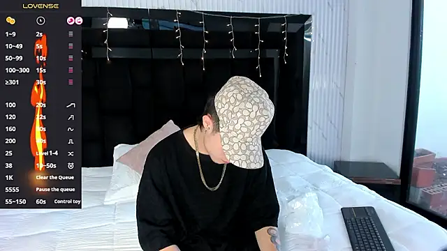 marcuscollins1  online show from February 28, 1:54 pm