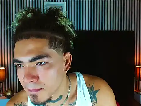 Snapshot of LihanJor_23 chatting on October 11, 1:37 pm LihanJor 23 online show from October 11, 1:37 pm