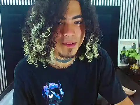 Snapshot of LihanJor_23 chatting on September 22, 1:43 pm LihanJor 23 online show from September 22, 1:43 pm