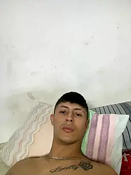 Snapshot of Andres324154 chatting on September 13, 10:55 pm Andres324154 online show from September 13, 10:55 pm