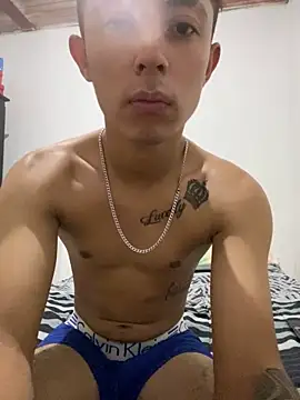 Snapshot of Andres324154 chatting on September 20, 2:28 pm Andres324154 online show from September 20, 2:28 pm