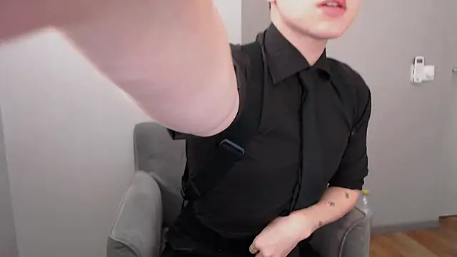 Snapshot of just_gay_ chatting on February 21, 5:13 am just gay online show from February 21, 5:13 am