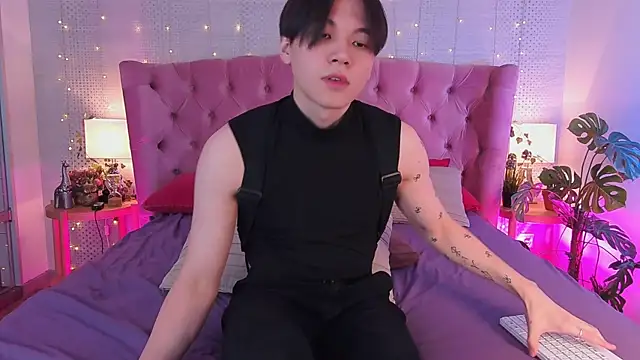 Snapshot of just_gay_ chatting on March 8, 1:23 pm just gay online show from March 8, 1:23 pm