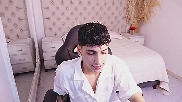 JhoanLeandro online show from July 10, 4:38 am