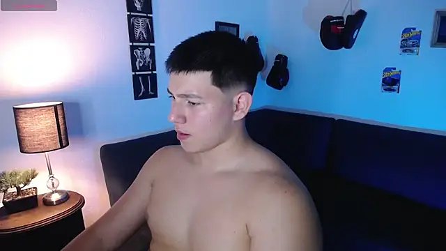 JamesCr  online show from March 5, 11:12 pm