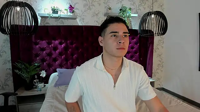 Snapshot of Gabriell_ramirez chatting on March 21, 3:12 am Gabriell ramirez online show from March 21, 3:12 am