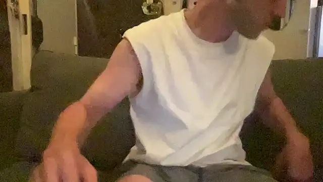 LeoLovelyDick online show from August 7, 4:35 pm