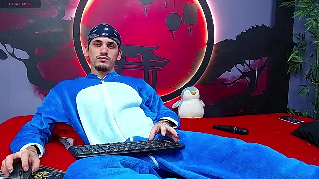 Dirty Kingg online show from December 3, 1:44 am