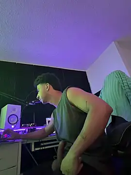 jesussaguilar online show from April 19, 6:21 pm