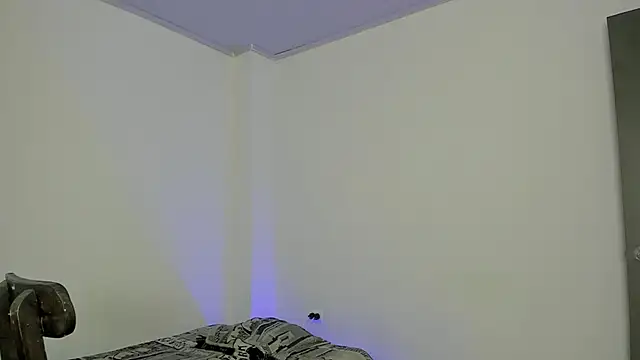 Snapshot of hugosan12 chatting on September 11, 3:22 pm hugosan12 online show from September 11, 3:22 pm