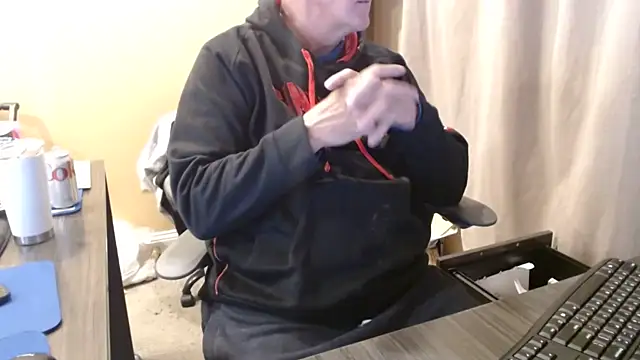 olderandwiser2 online show from March 14, 4:43 am