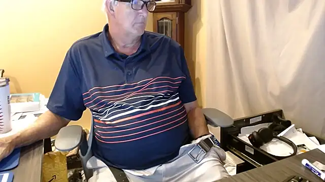 olderandwiser2 online show from October 1, 3:43 am