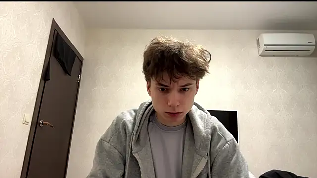 Snapshot of aronrodrigos chatting on February 13, 10:43 pm aronrodrigos online show from February 13, 10:43 pm