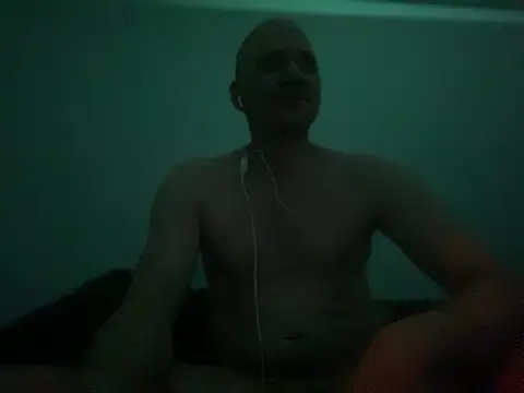 Krzysiekg123 online show from February 19, 9:58 pm