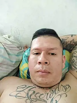 Snapshot of elcapi_03 chatting on February 18, 1:44 pm elcapi 03 online show from February 18, 1:44 pm