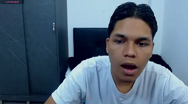 David Gil19 online show from March 14, 3:59 am