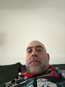 Snapshot of Bleueyez007 chatting on February 12, 10:14 am Bleueyez007 online show from February 12, 10:14 am