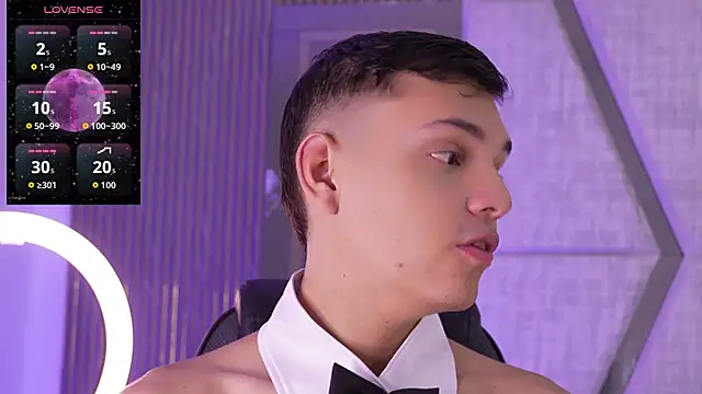 JacobRoberts1 online show from November 27, 9:29 pm